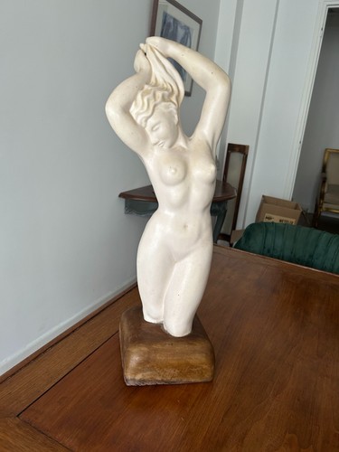 Grande sculpture femme nue